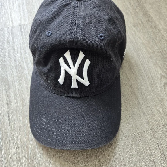 Baseball Cap - Picture 1 of 3